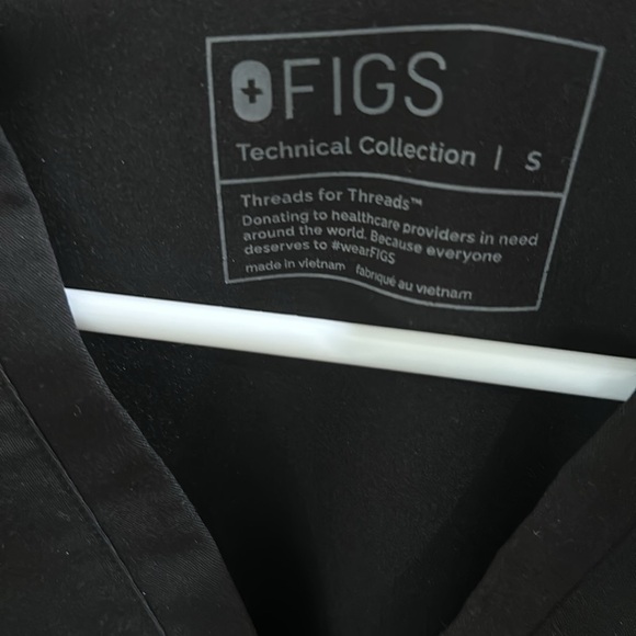 Figs black xsmall petite pant and small scrub top - Picture 4 of 4